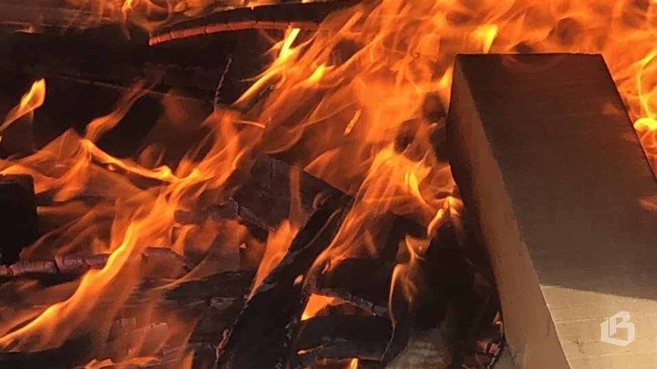 Ночной пожар под Выборгом уничтожил дом и дровяной сарай