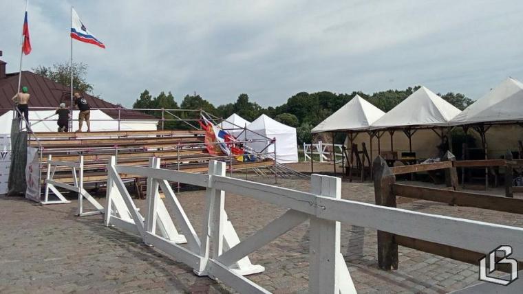 Как в Выборгском замке проходила подготовка к фестивалю «Средневековые дни в Выборге»