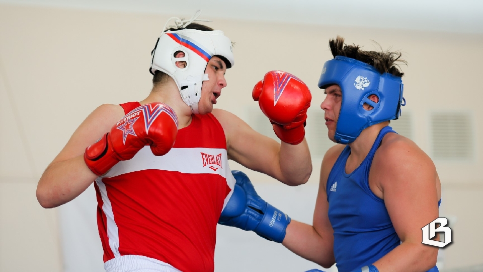 На губернаторских играх выступили лучшие боксёры 47 региона