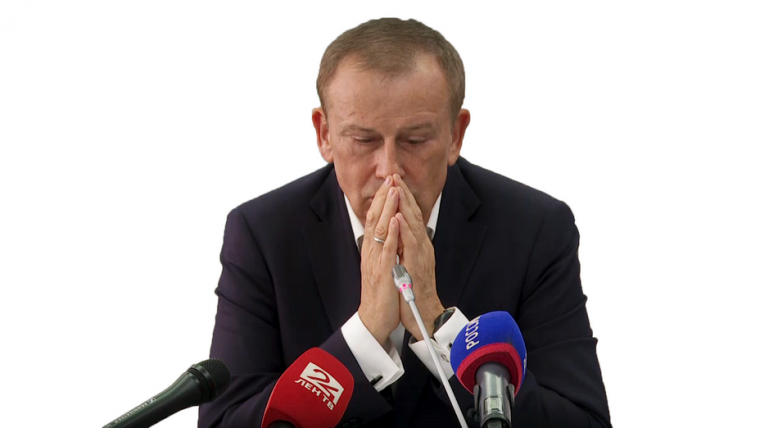 Александр Дрозденко обещал матери узнать о судьбе сына