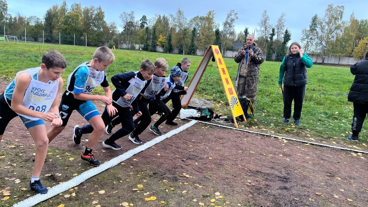 На стадионе «Локомотив» бегуны боролись со временем