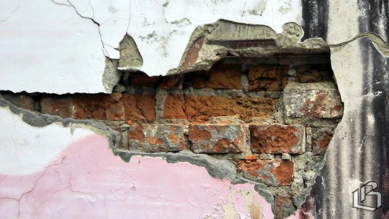 В Выборгском районе будут работать со зданиями-«заброшками»