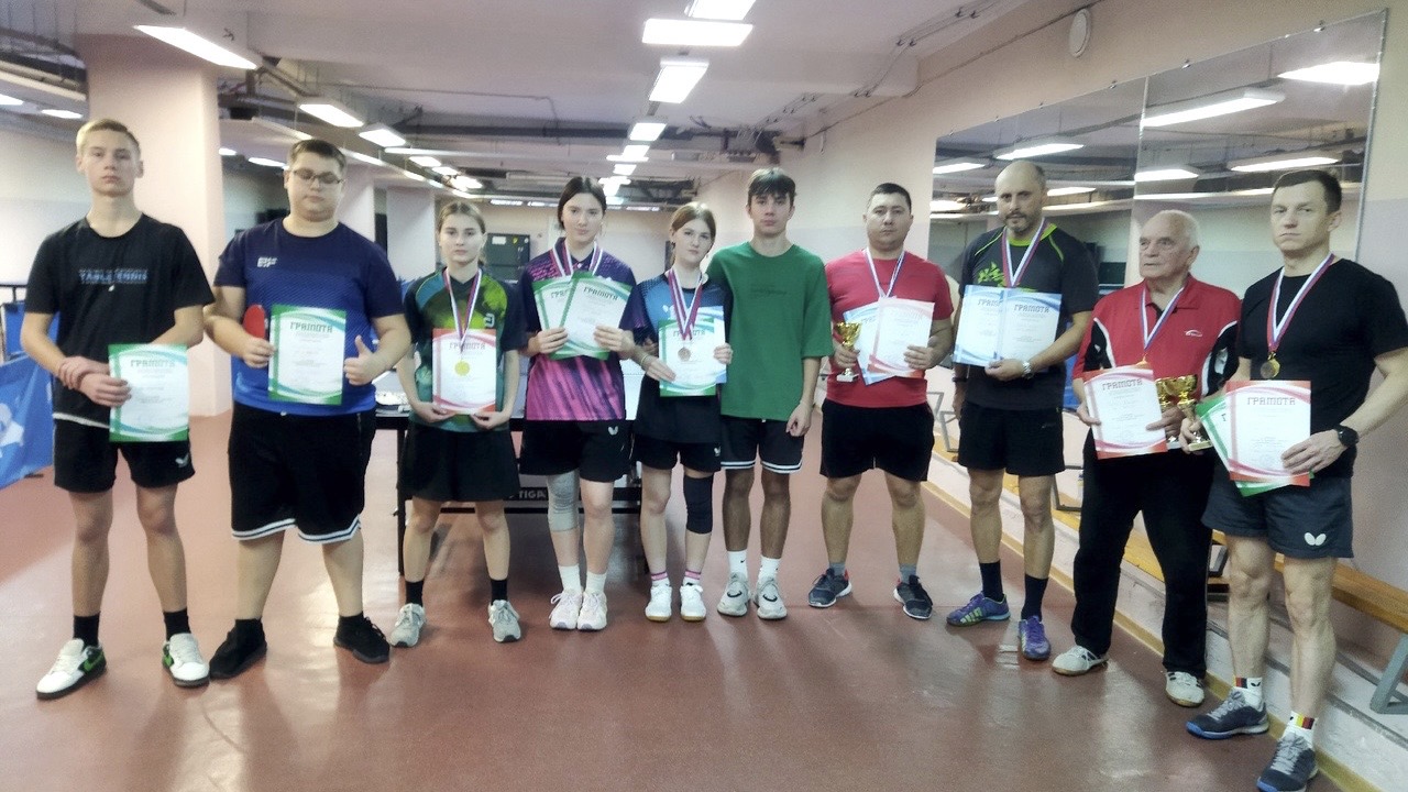 Теннисисты-любители разыграли Кубок «Фаворита» 