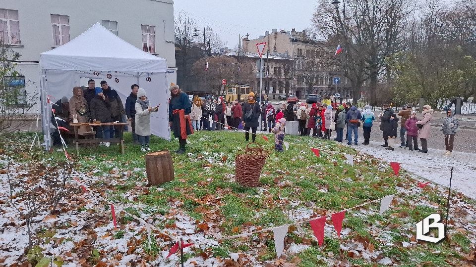 Горожан и гостей города веселили и потчевали от души