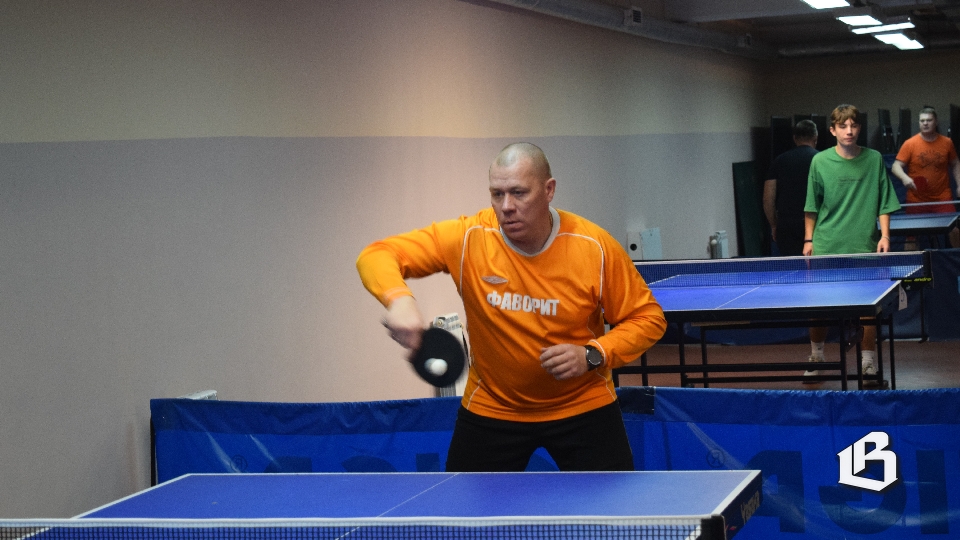 Ветераны и молодёжь сражались за Кубок «Фаворита»