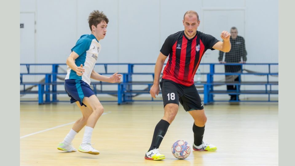 «Фаворит» вышел в ½ финала Кубка 47 региона по футзалу