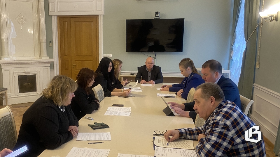  Антикоррупционное заседание:  о муниципальных заказах,  земельных участках, доходах и расходах