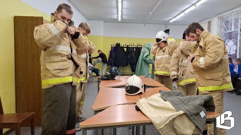 Будущие спасатели проверили свои знания на практике