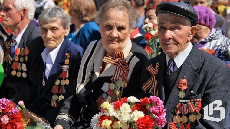 Президент РФ установил единовременные выплаты в честь Дня Победы