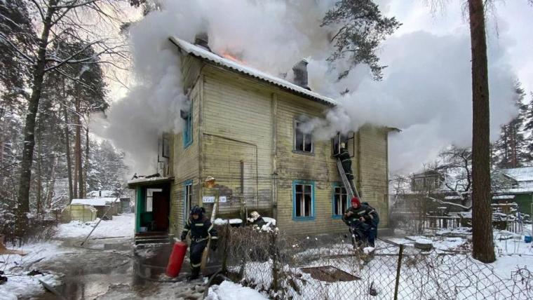 На прошедшей неделе горели бани, гараж и подвальная ночлежка