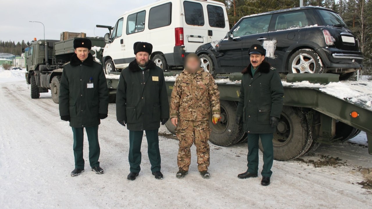 Конфискованные Выборгской таможней автомобили переданы на нужды СВО