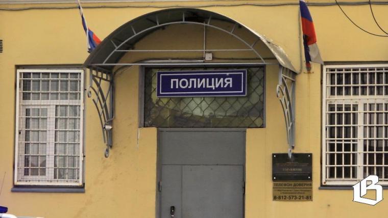 В Выборге задержали подозреваемого в поджоге двери