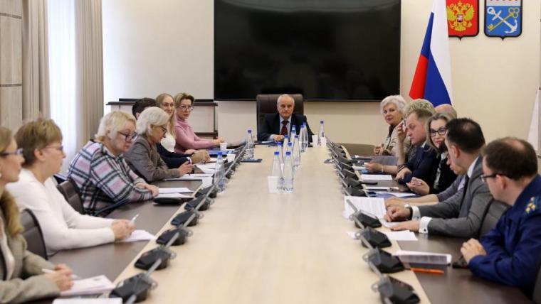 Областные депутаты предлагают размещать сведения о вакцинации на Госуслугах