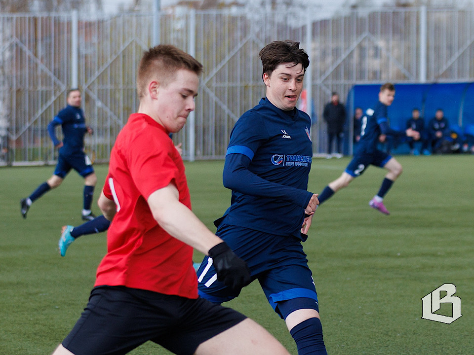 «Фаворит» погасил «Факел» в трудной игре