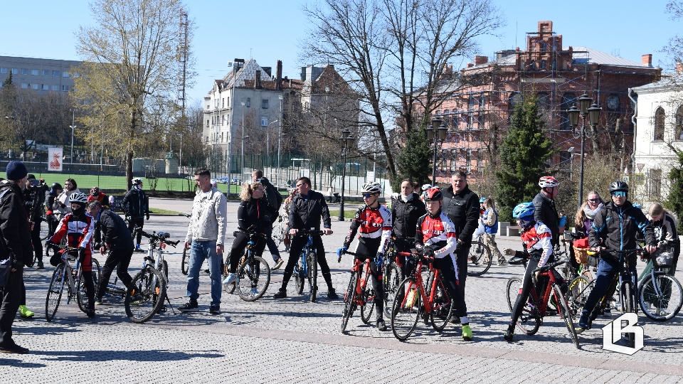 Первого мая велосипедисты проехали в честь Дня Победы
