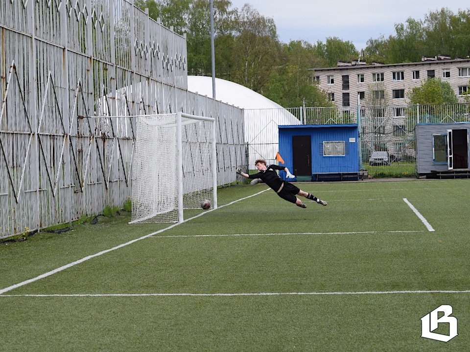 «Фаворит» разгромил аутсайдера