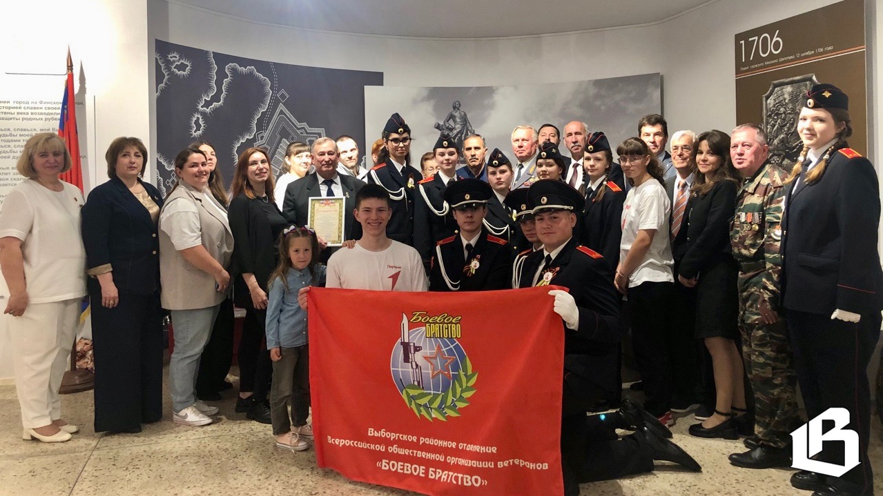 В Выборге поздравили кадетский отряд с победой во Всероссийском слёте