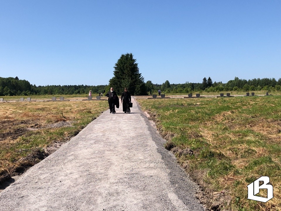 Байкеры со всей страны привезли на «Поле Пасхина» под Выборгом землю с мест сражений