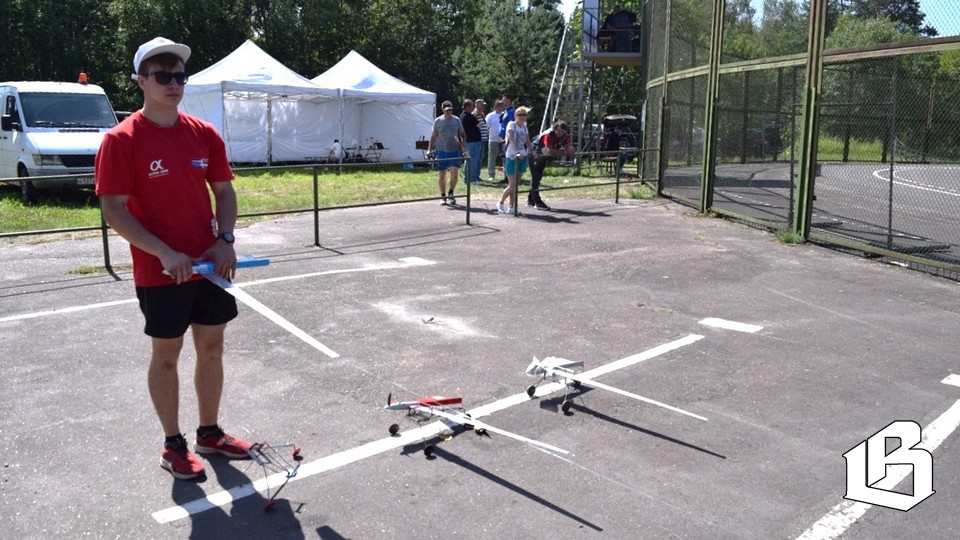 Модели – маленькие, скорости – большие