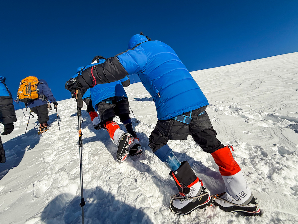 Ленинградцы-ветераны СВО покорили Эльбрус