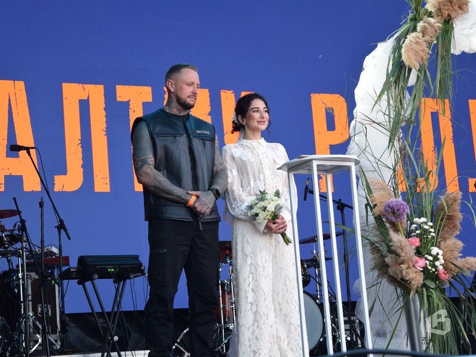 Байкеры стали мужем и женой