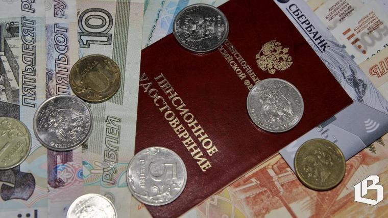 У женщин в России пенсия стала весомее