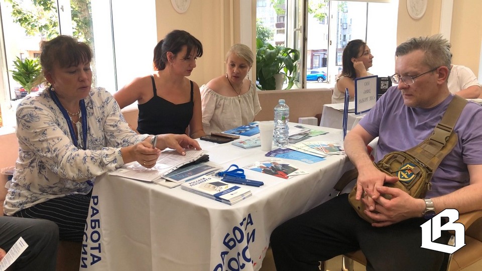 В Выборге прошла ярмарка вакансий для участников СВО