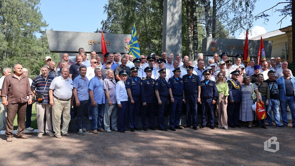 Глебычевские вертолётчики отметили 85-летие своего полка