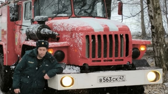 Болеем за лучшего водителя пожарного автомобиля из Выборгского отряда Леноблпожспас