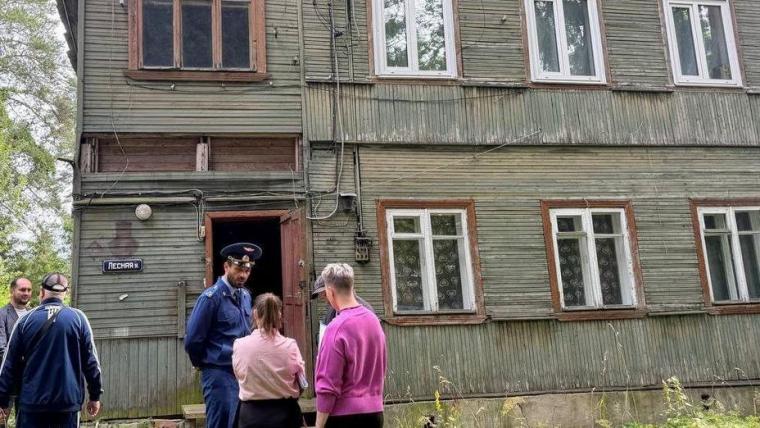 В Рощино прокуратура проверяет строящееся и старое жилье