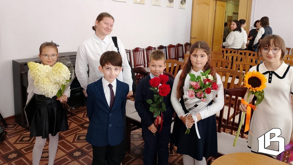 Музыкальная школа встретила своих учеников