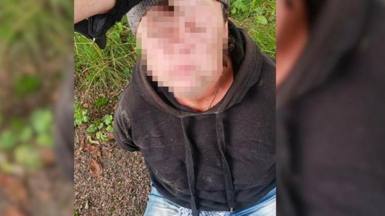 В Выборге неадекватная дама угрожала ножом матери и ребенку