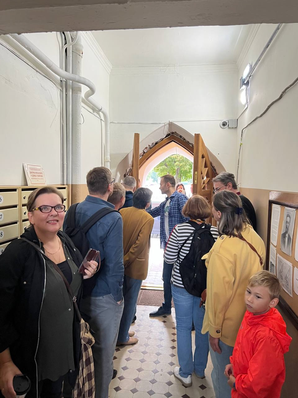 Внимание, двери Аринан Тало открываются!