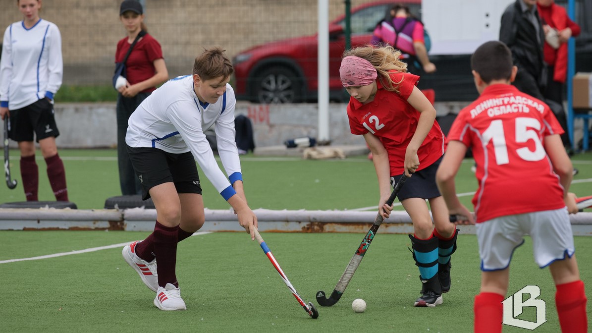 Великолепная четвёрка и вратарь