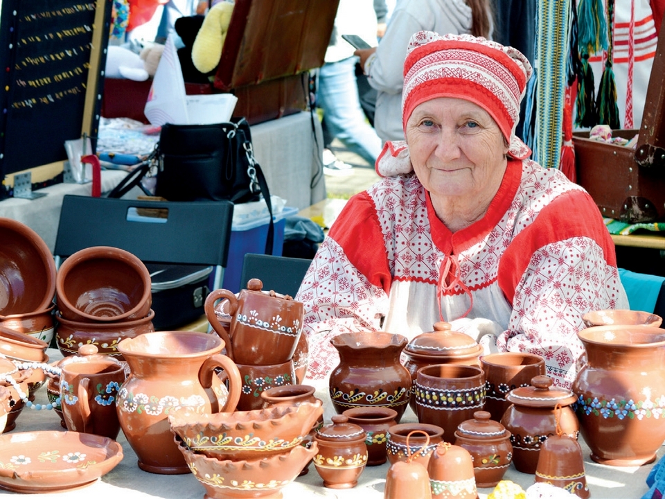 Многонациональный народ един и непобедим
