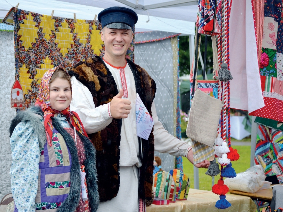 Многонациональный народ един и непобедим