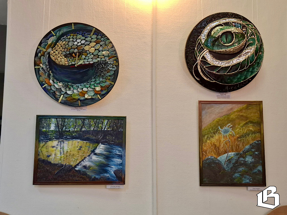 В галерее «ЗнакЪ» сегодня дебютировала создательница интерьерных картин из Черкасово 