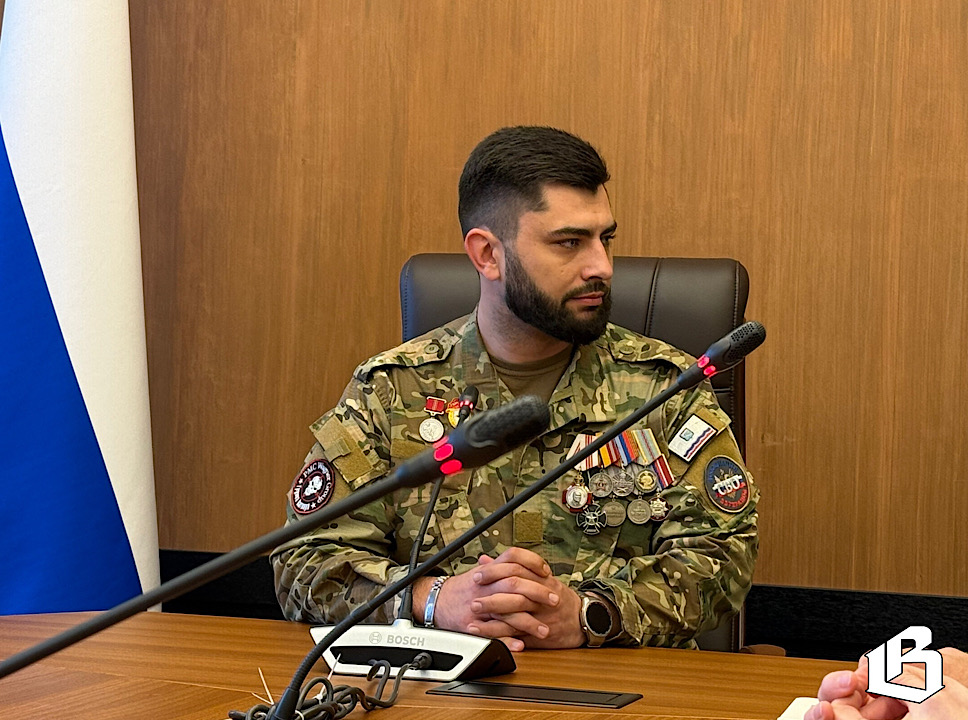 В Заксобрании Ленобласти журналистов обучали спасению жизней