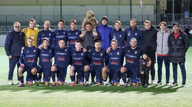 «Фаворит» уступил претенденту на чемпионство