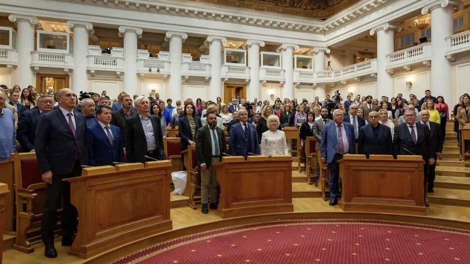 Ленинградский Фонд «Защитники Отечества» поздравил ЛОР НИИ с 95-летием