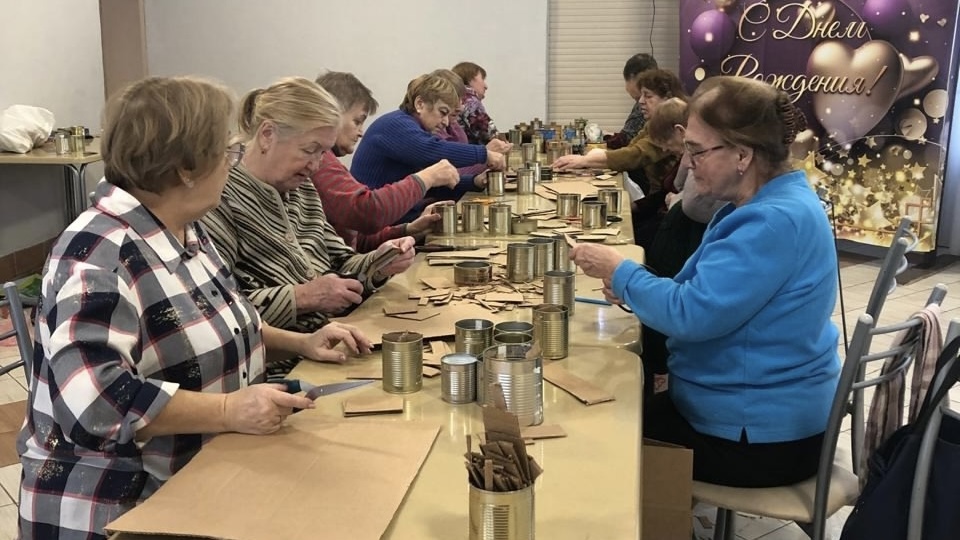 Каменногорские волонтёры поддерживают и утепляют земляков на передовой