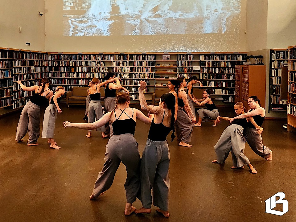 Библиотека Алвара Аалто отпраздновала 90-летие иммерсивным шоу