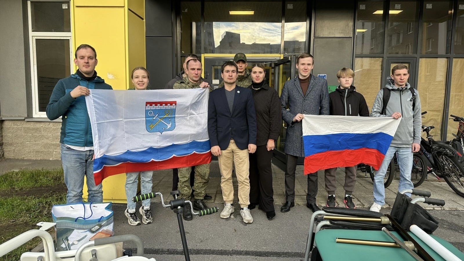 Молодёжь Ленобласти поддерживает военных