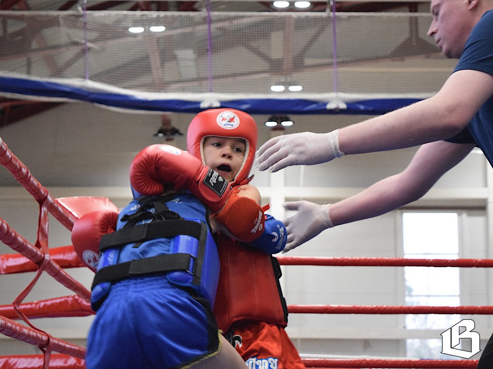 Тайбоксёры встретились на выборгском ринге