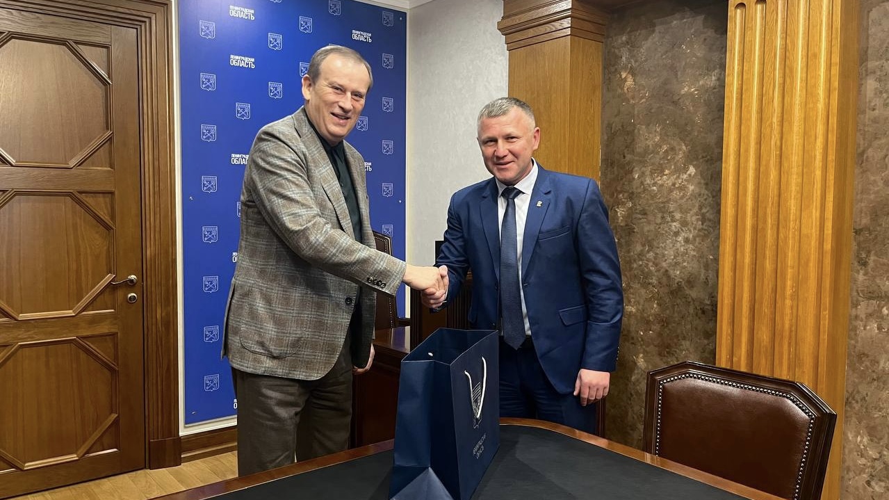 Ленобласть дарит Донбассу сеянцы хвойных деревьев