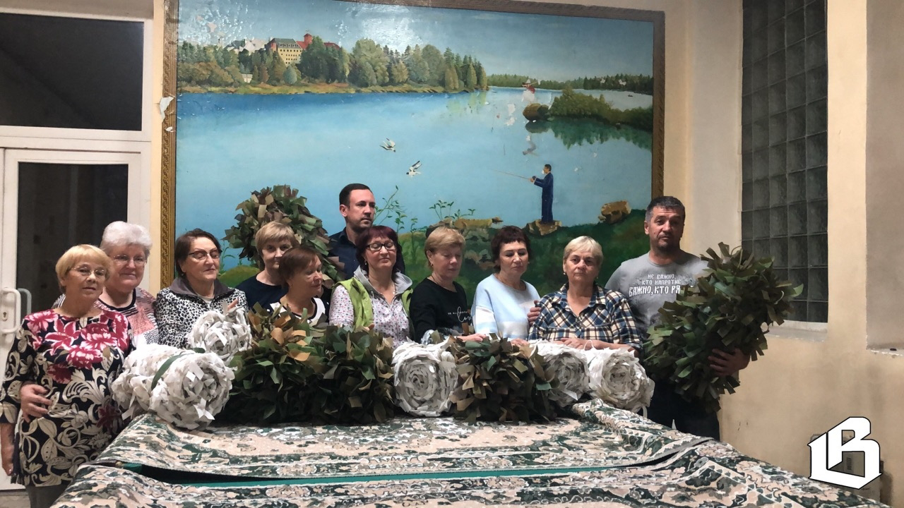 Выборгские волонтёры отдыхают в санатории без отрыва от плетения массетей