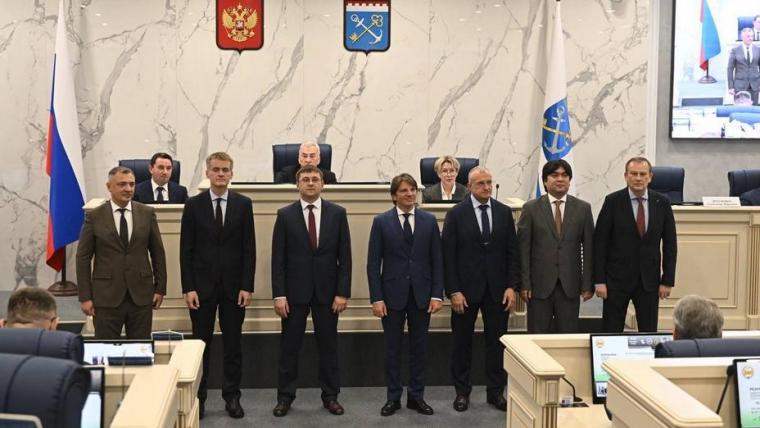 Представлен утвержденный состав правительства Ленобласти