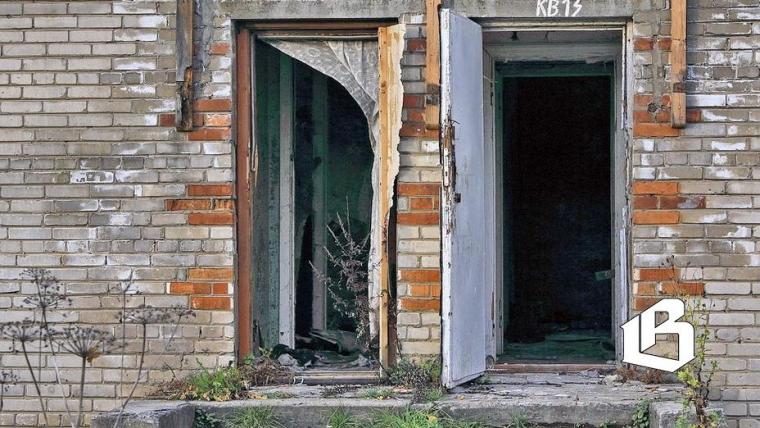 Программу расселения аварийного жилья в России предлагают продлить