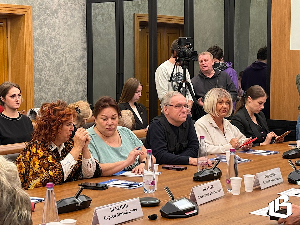 Открытый диалог: депутаты Ленобласти обсудили с журналистами бюджет и проблемы региона