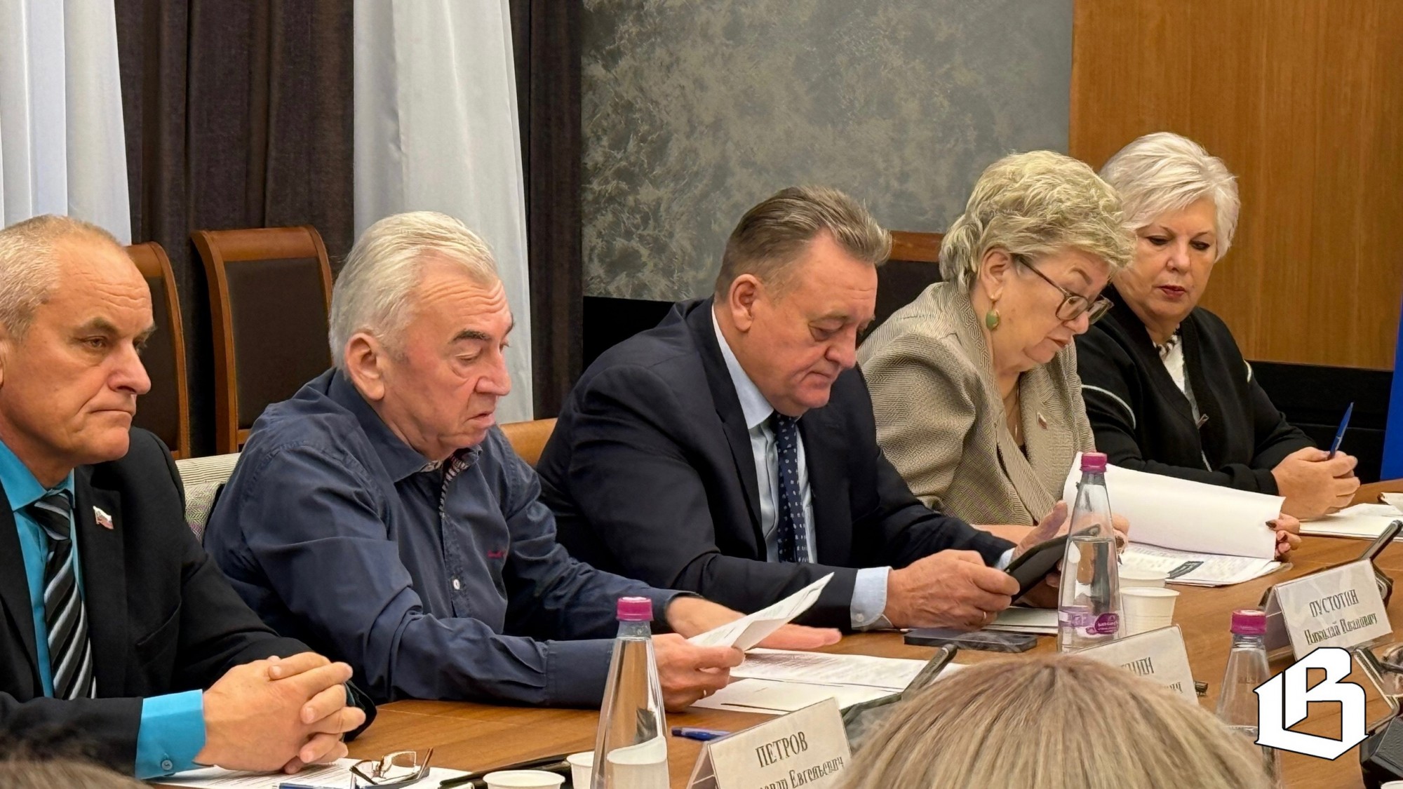 Открытый диалог: депутаты Ленобласти обсудили с журналистами бюджет и проблемы региона